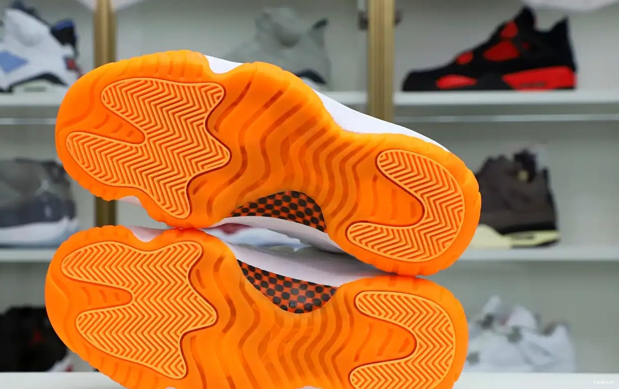 LOW JORDAN RETRO WMNS 11 AIR 'BRIGHT CITRUS' 0523